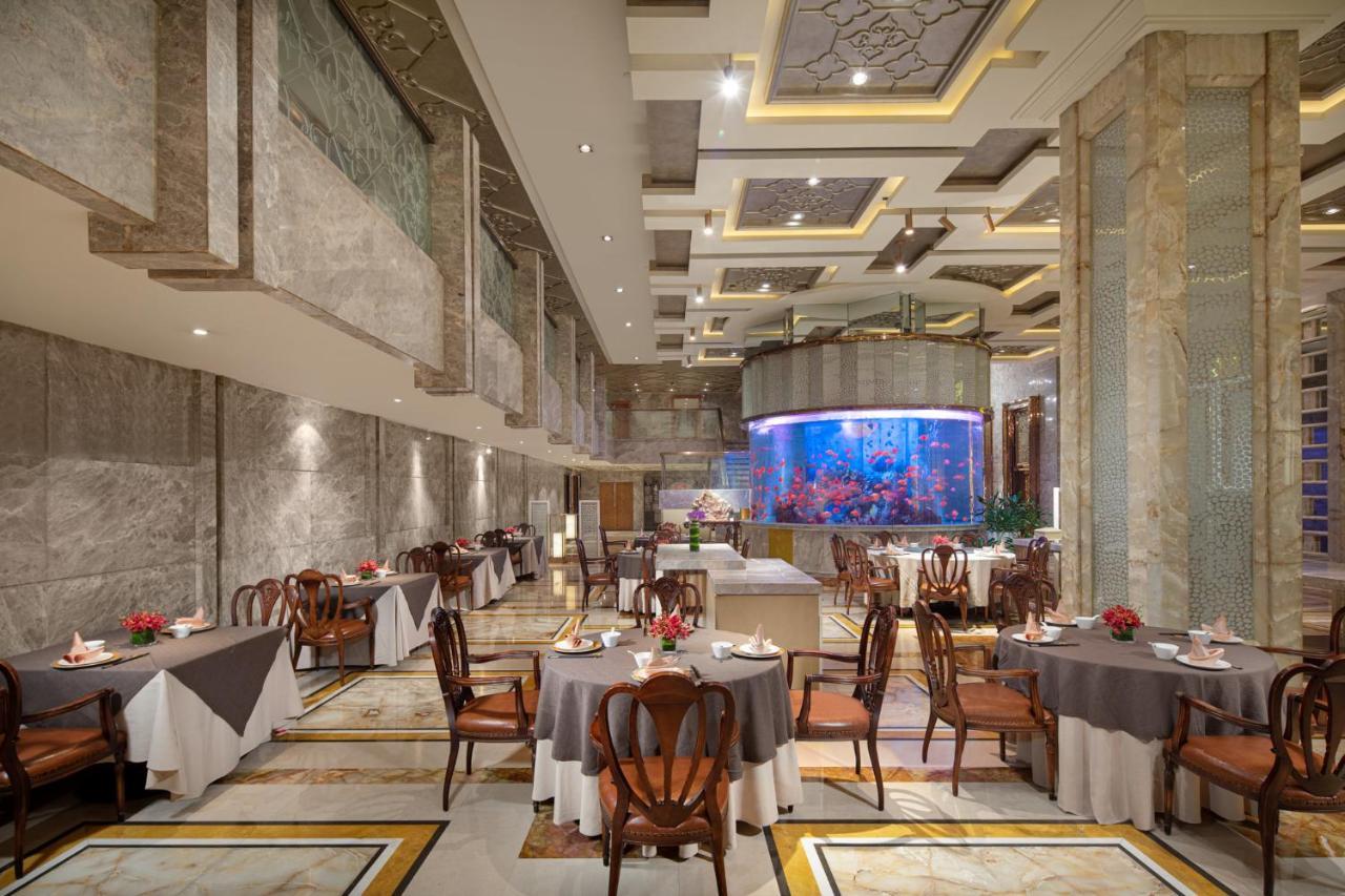 Crowne Plaza Shanghai Nanjing Road By Ihg Экстерьер фото The restaurant