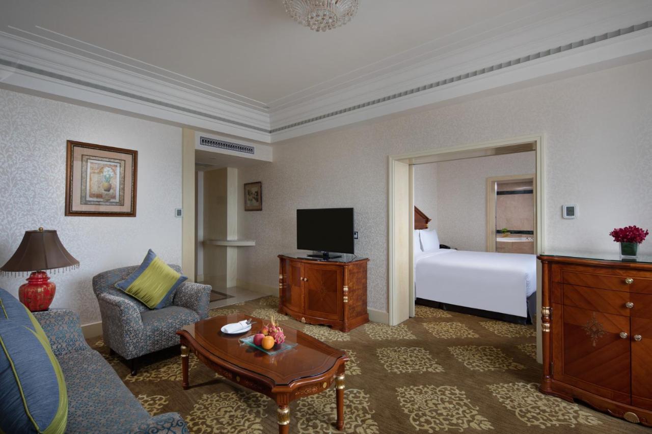 Crowne Plaza Shanghai Nanjing Road By Ihg Экстерьер фото