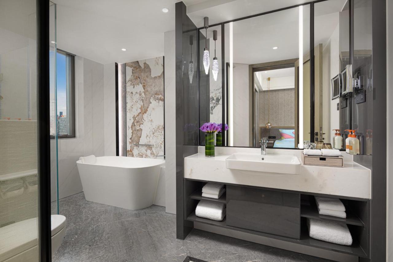Crowne Plaza Shanghai Nanjing Road By Ihg Экстерьер фото Bathroom